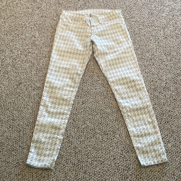 Francesca’s Gray & White Jean Like Patterned Pants. Size 27 - Picture 1 of 10
